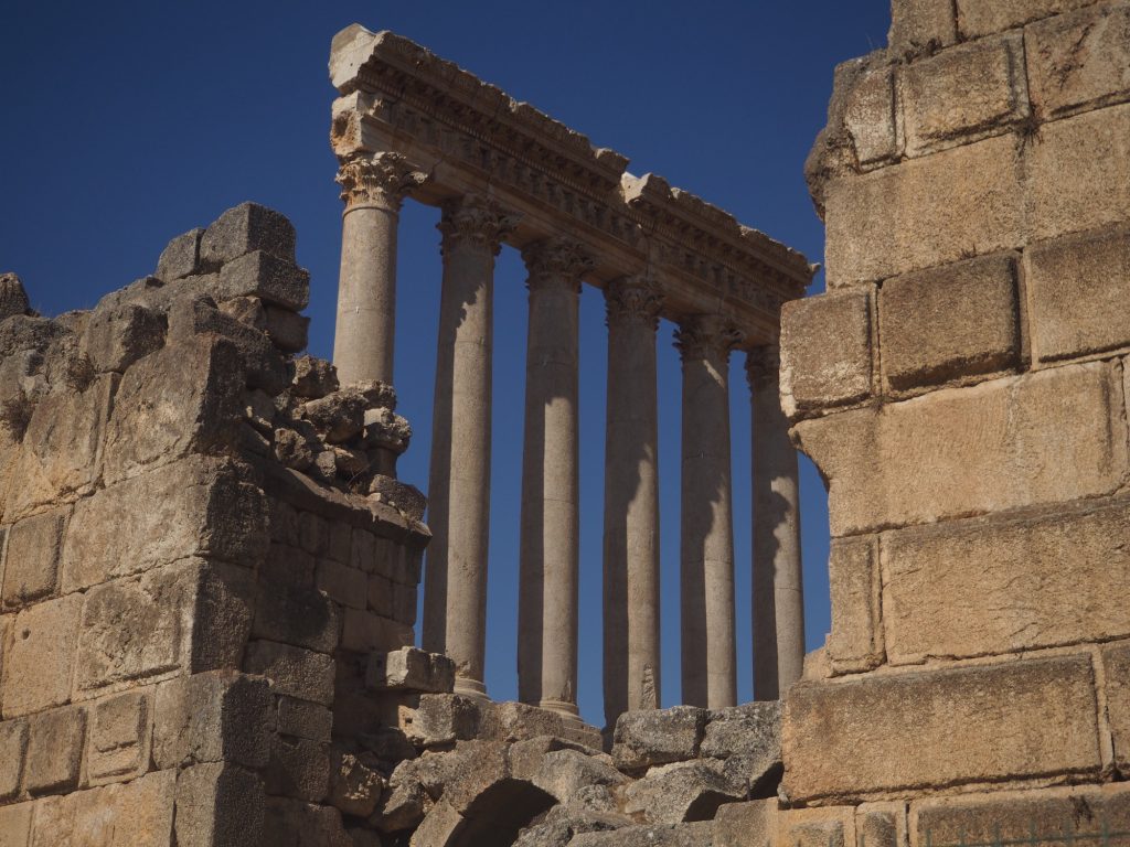 Rzymska świątynia Jupitera Heliopolitańskiego w Baalbek w dolinie Beka’a© T. Waliszewski, na licencji CC-BY-SA 4.0