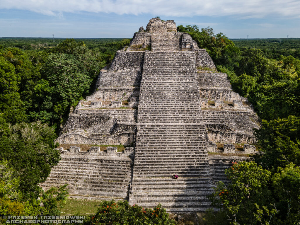 Piramida IX w Becán, Campeche © P.A. Trześniowski / INAH 2023 na licencji CC BY-NC-SA 4.0 