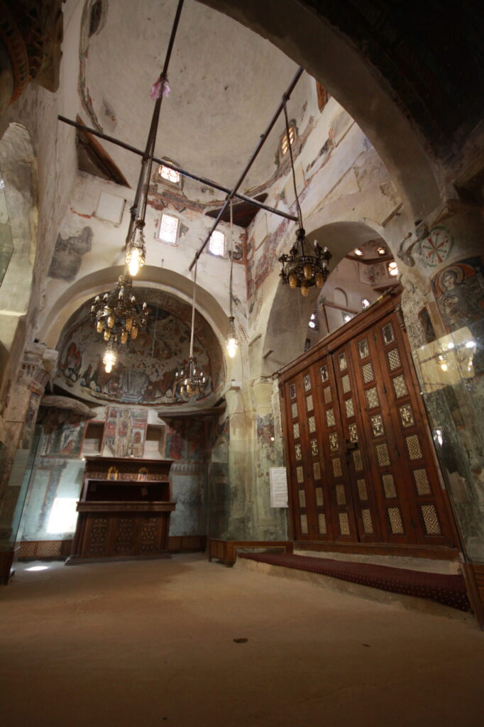 Khurus (nawa poprzeczna) kościoła klasztornego Deir al-Surian© Deir al-Surian Conservation Project 